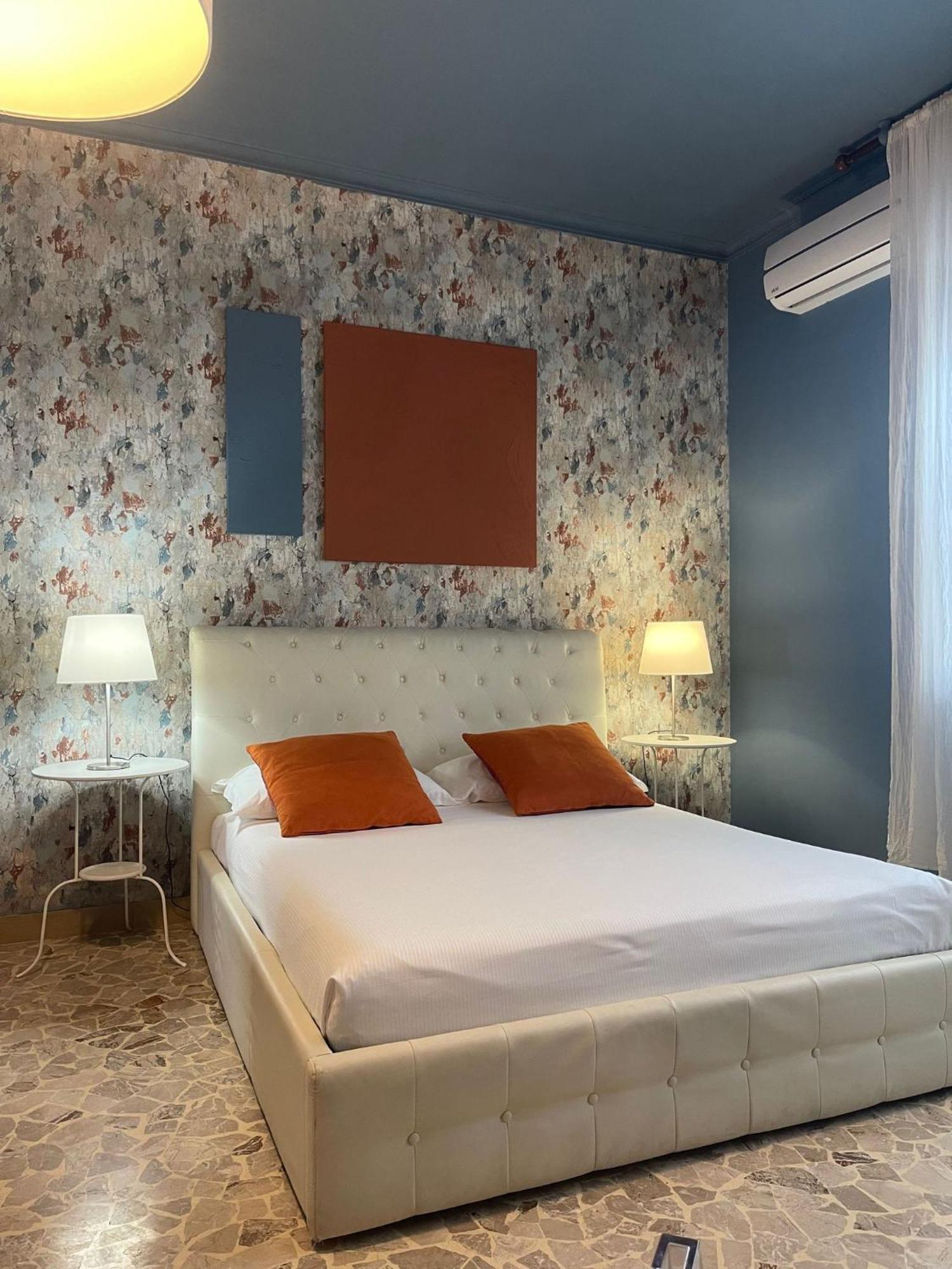 Central Suite Bed&Breakfast Bologna Eksteriør billede